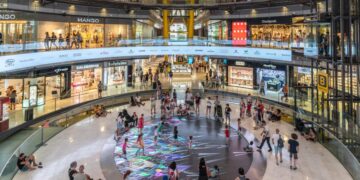 Barcelona permitirá la apertura de sus centros comerciales