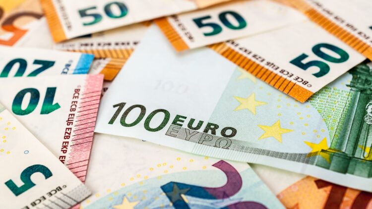 Hacienda ayuda 2400 euros