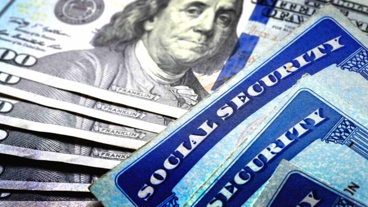 Social Security’s Christmas Gift to Retirees – They Will Receive a Big Check for $4,873 in Their Bank Accounts