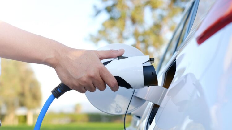 It's official - you can claim up to $7,500 in tax credit for your electric car and benefit this 2025
