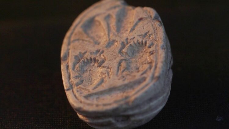 Confirmed - 3-year-old girl accidentally discovers 3,800-year-old Canaanite amulet in Israel 1 Confirmed - 3-year-old girl accidentally discovers 3,800-year-old Canaanite amulet in Israel