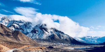 It's official - scientists find the largest natural flow of hydrogen ever recorded... and it doesn't need electricity or emissions