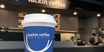 It's official - Luckin Coffee arrives in the United States with stores in New York and a system that could change forever how we order coffee