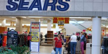 Farewell to Sears in California - iconic chain closes its last store in Burbank, leaving a historic void in Los Angeles
