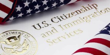 Green Card—these are the key USCIS requirements for obtaining U.S. citizenship in 2025, step by step.