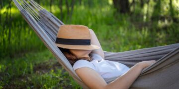 Not 30 minutes, not 4 hours—experts reveal the key times for waking up without unpleasant symptoms