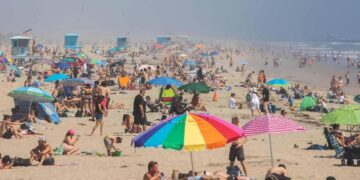 These 10 beaches were once considered spectacular, but now tourists describe them as dirty, noisy and overcrowded