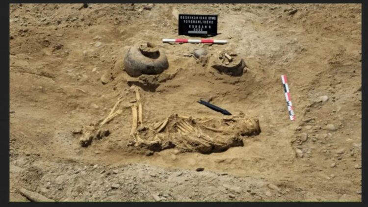 It's official—Archaeologists discover in Azerbaijan the royal tomb of a “giant” warrior with unpublished spear and jewelry