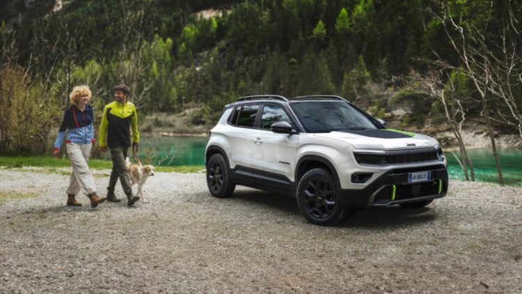 Confirmed—the Jeep Avenger is the new king of compact SUVs in Europe thanks to its unstoppable success, its full range of powertrains (gasoline, electric, hybrid, and 4xe), and its unmistakable style 1 Confirmed—the Jeep Avenger is the new king of compact SUVs in Europe thanks to its unstoppable success, its full range of powertrains (gasoline, electric, hybrid, and 4xe), and its unmistakable style