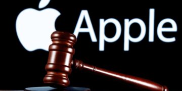 Scandal in Silicon Valley—Apple is being sued by writers who accuse Apple Intelligence of training with thousands of pirated books without paying copyright fees