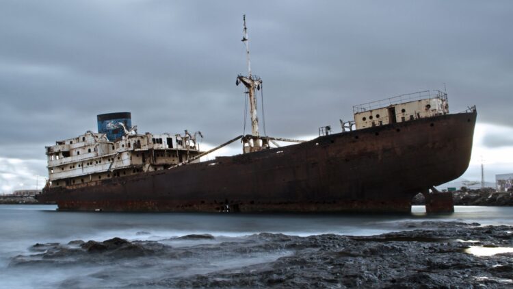 Millions of ghost ships hidden in the oceans discovered—AI satellite map reveals that 76% of the world's industrial fishing was operating in secret 1 Millions of ghost ships hidden in the oceans discovered—AI satellite map reveals that 76% of the world's industrial fishing was operating in secret