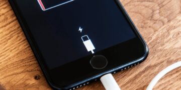 No airplane mode or fast chargers—this is the real trick to keeping your phone from running out of battery