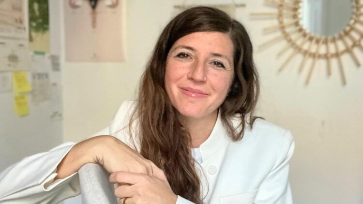 Expert Marta León warns that drinking too much water while eating can ruin your digestion, and this is the correct order of foods that will transform your microbiota