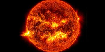 Goodbye to the myth—scientists explain why our Sun is green, but we will never see it that color
