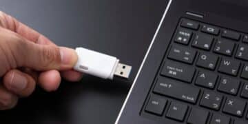 Goodbye to the flash drive—the cloud and new SSDs are killing off the legendary USB stick we've known all our lives