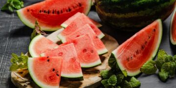 It's official—watermelon, with 92% water content, is the most refreshing and healthy fruit for combating heat and dehydration