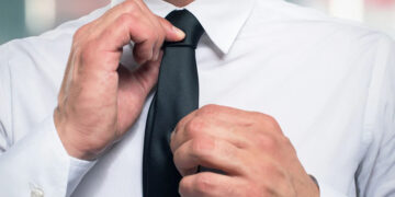 Confirmed—why politicians, CEOs, and presenters always choose a tie of this color—it is linked to confidence, honesty, and leadership