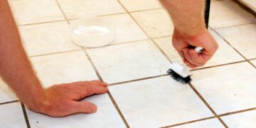 No vinegar or bleach—the magic mixture to get rid of black grout on your floor in minutes