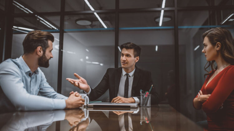 Goodbye to traditional inheritance—a father in the US divides everything between his three children and unleashes an unexpected family conflict