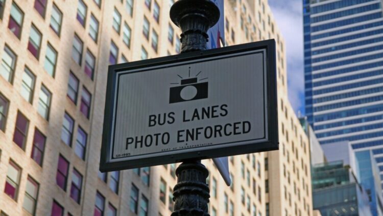 No more sneaking into the bus lane in New York—the Metropolitan Transportation Authority activates cameras and automatic fines are issued 1 No more sneaking into the bus lane in New York—the Metropolitan Transportation Authority activates cameras and automatic fines are issued