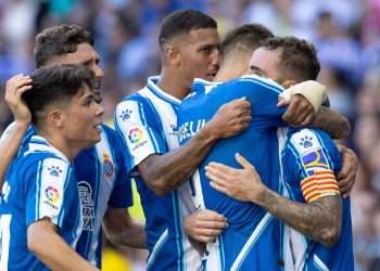 espanyol valencia cf laliga santander 2022 23 mejor jugador encuesta