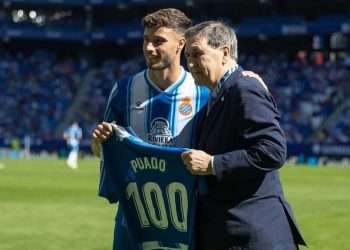 javi puado camiseta conmemorativa cien partidos espanyol