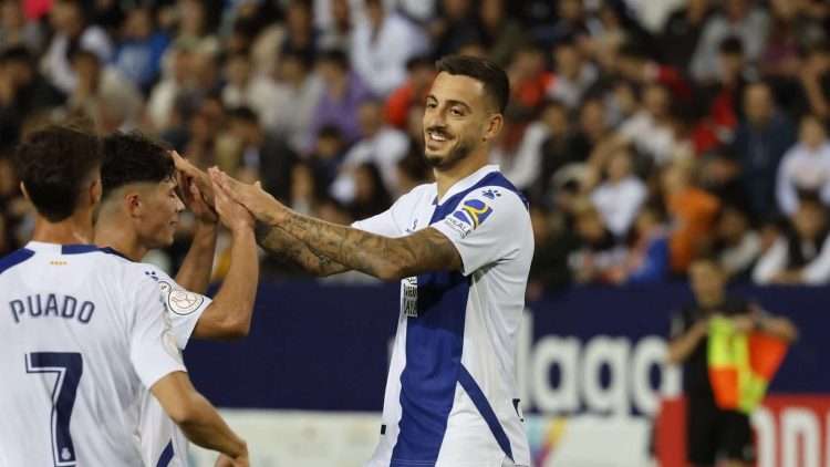 joselu mato disparos a puerta duelos aereos