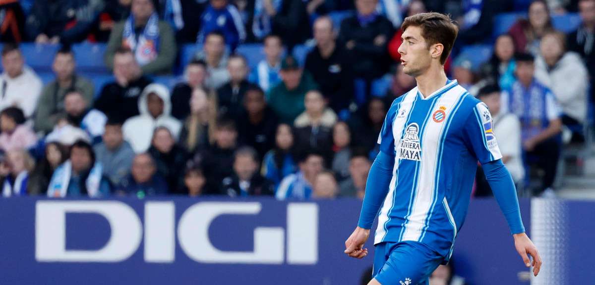 José Gragera en defensa de tres ante el Elche CF pero sin César Montes