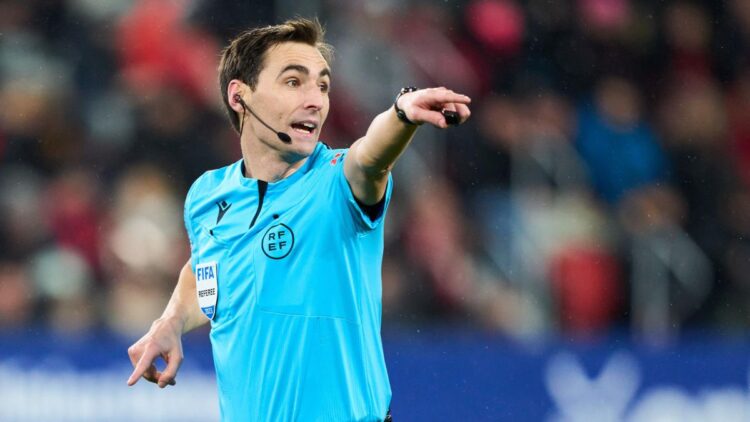 De Burgos Bengoetxea arbitro Espanyol
